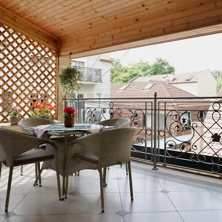 Zemun Center Lux 3 Bedroom Apartment *